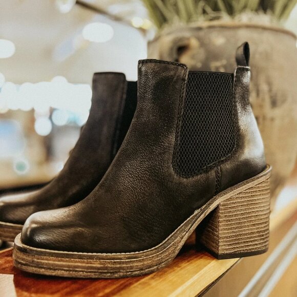 NEW DIBA TRUE Suede Ser Eeta Booties IN black for women 1025 4m2 - Picture 5 of 6